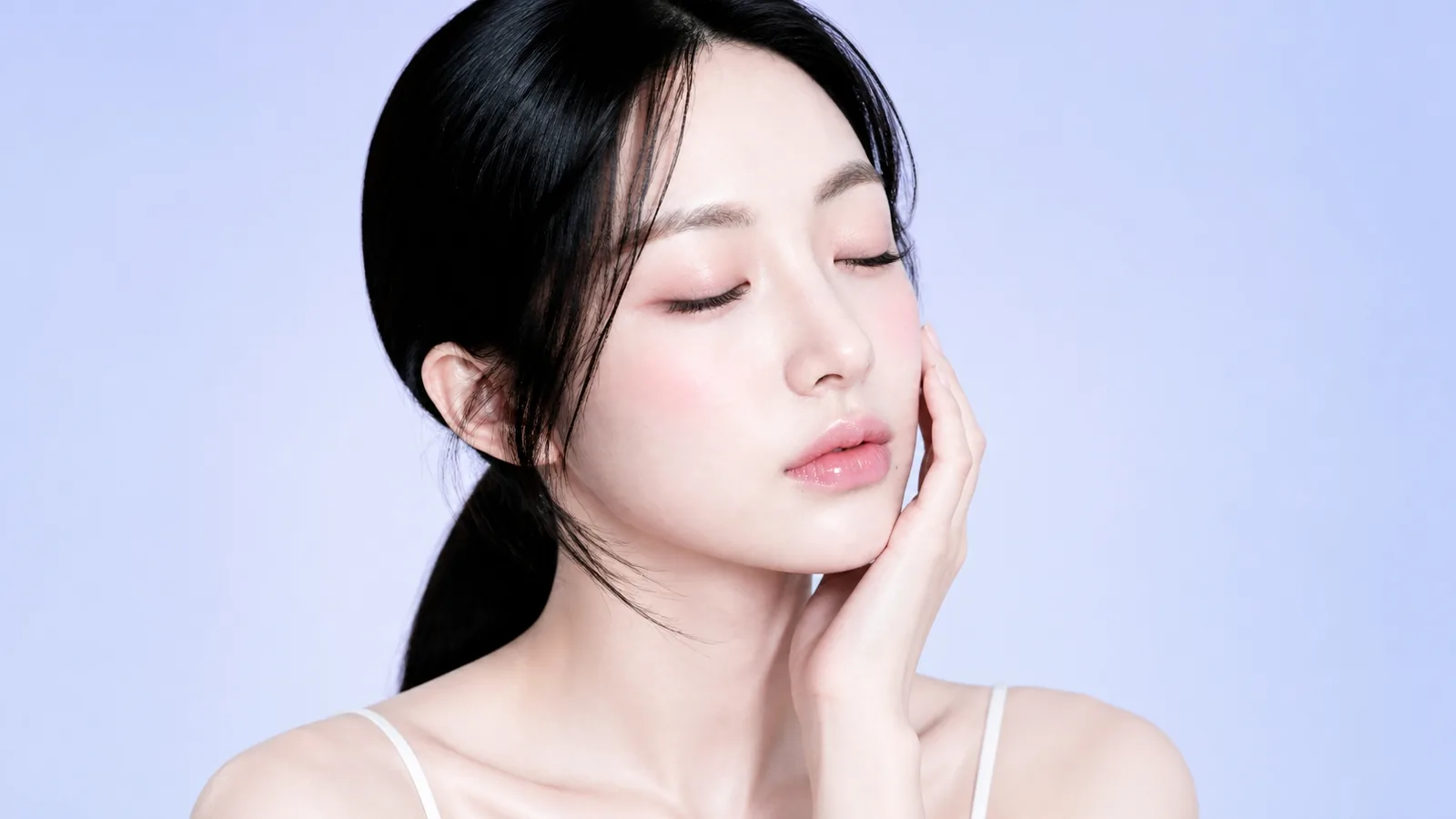 毛孔細緻的模特兒 — Potenza 黃金微針